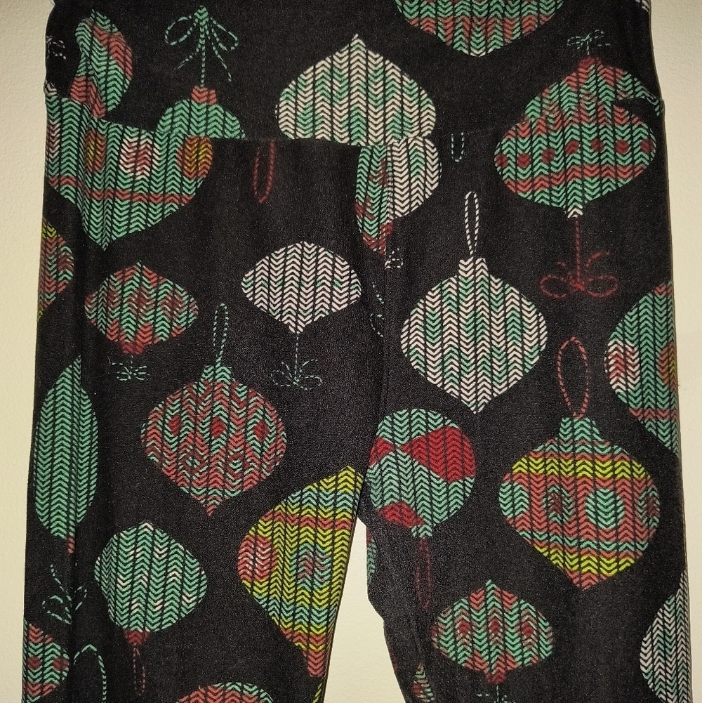 LuLaRoe Black and Green Patterned Pants